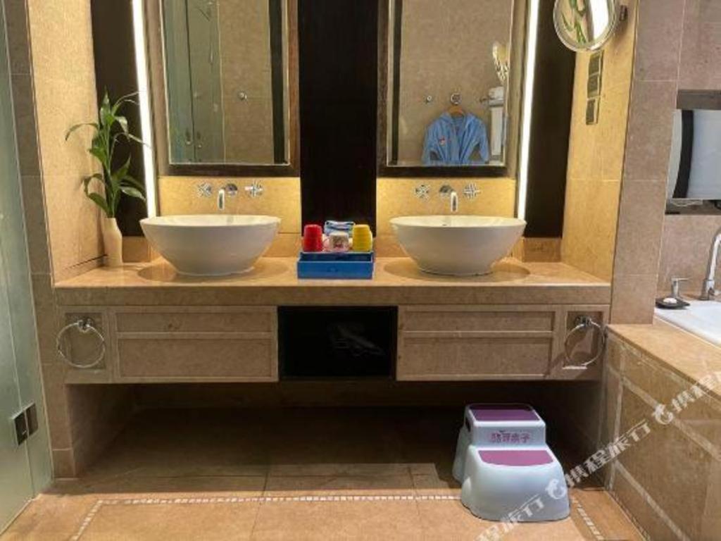 Eadry Royal Garden Hotel Haikou Haikou  Eksteriør bilde